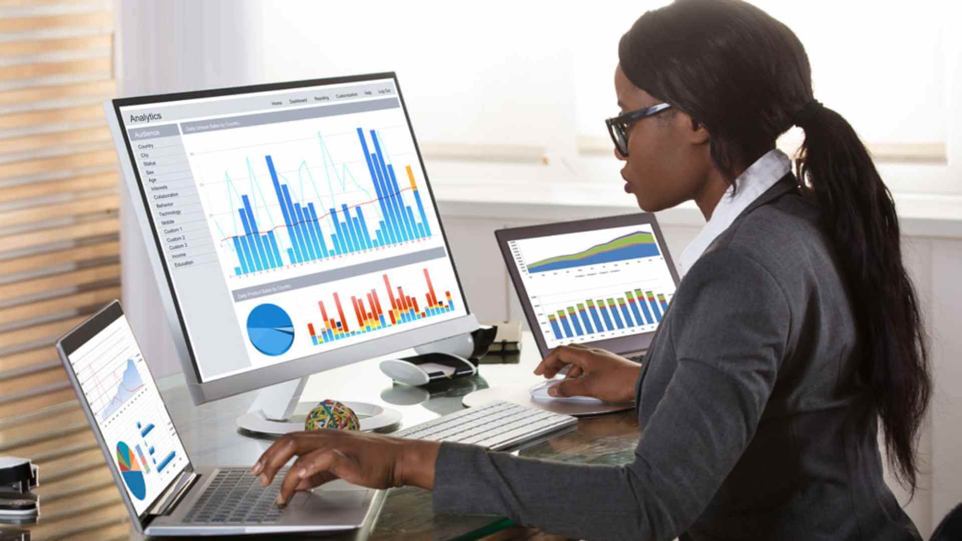 How to become a data analyst